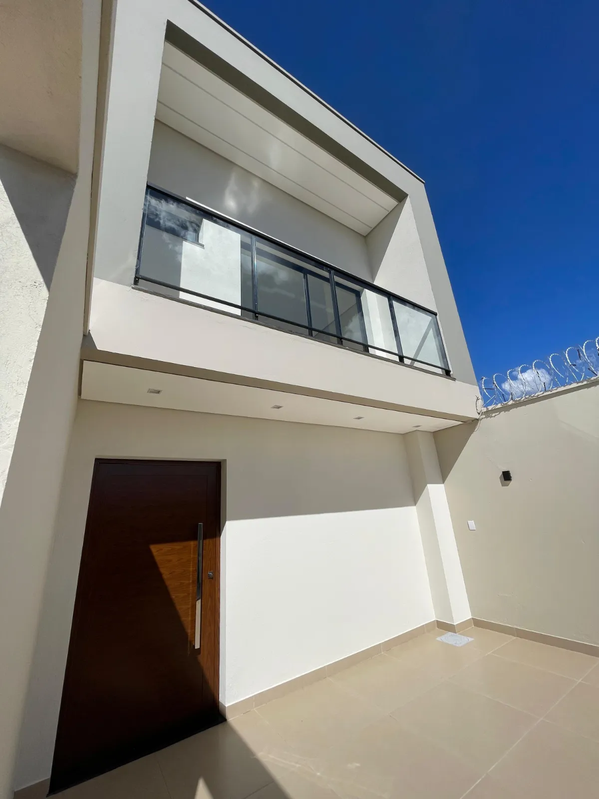 Sobrado de 3 Quartos com Suíte, Closet e Área Gourmet à Venda no Verde Umuarama, Uberlândia/MG — foto 1 de 10