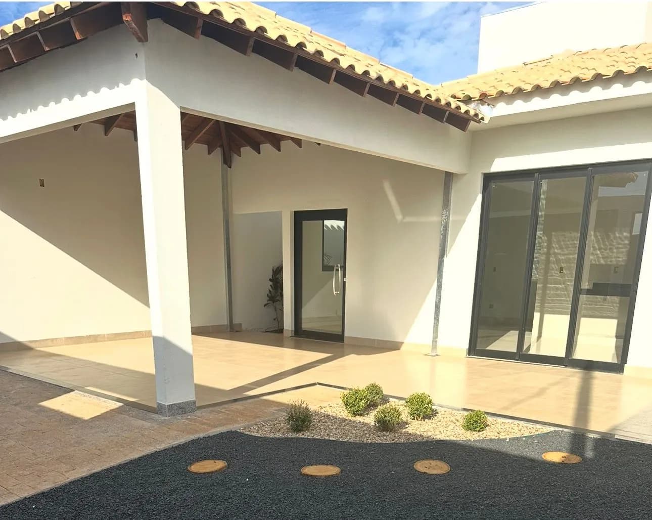 Casa com 3 Suítes à Venda no Verde Umuarama em Uberlândi — foto 1 de 10